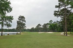 Deerwood 16th Approach